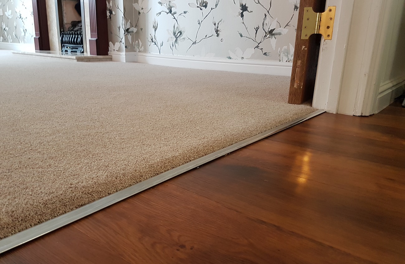 Wood Floor Vs Carpet In Living Room